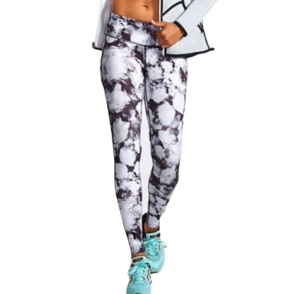 Athleta Chaturanga Leggings Medium Petite Floral Black Gray High Rise Yoga Pants